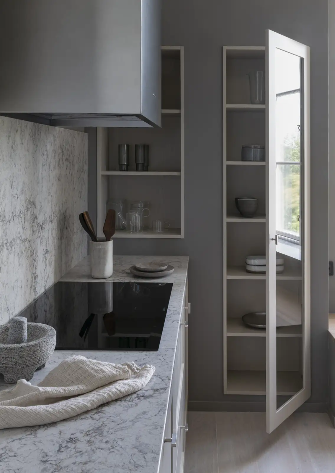 200908_kh_torso_ax_00423