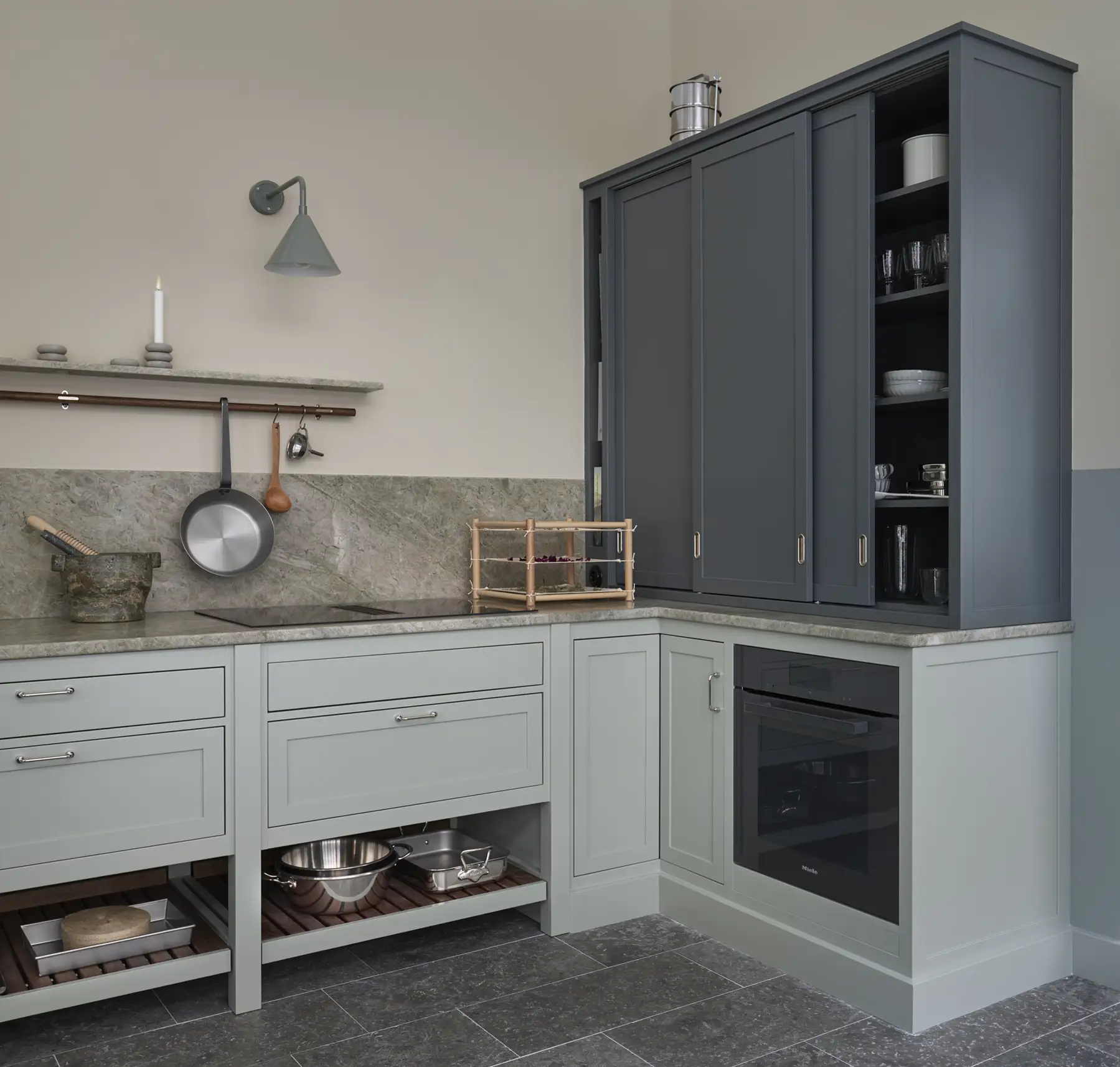 200930_sibyllegatan_steneby_mistral-aska_20587-candleon_open